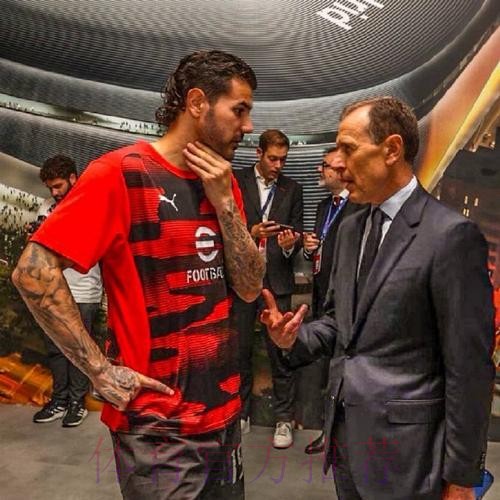 马卡:皇马B队涌现多位新星 可能会在一队获得机会 马卡:皇马B队涌现多位新星 可能会在一队获得机会